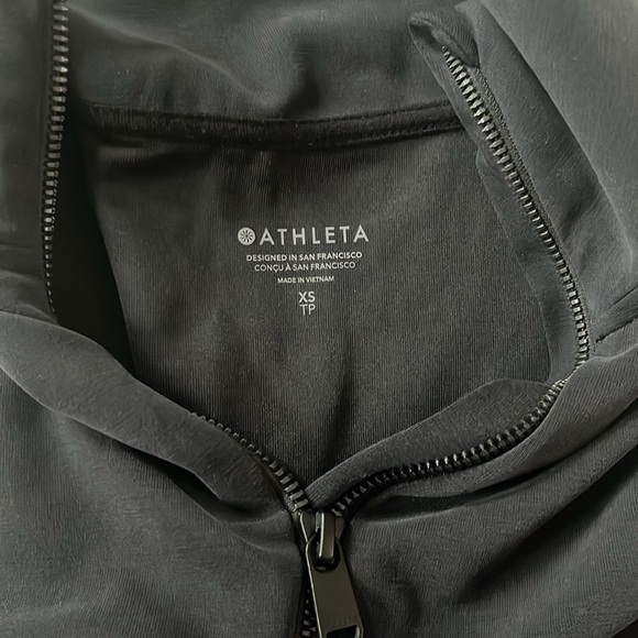 Athleta half zip sweatshirt, black, great condition - Picture 3 of 3
